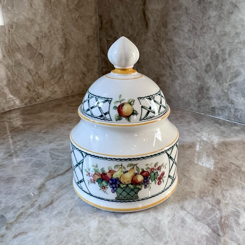 Basket by Villeroy & Boch  SUGER BOWL 2 5/8" H W/O Lid, 4.5" W/Lid Germany